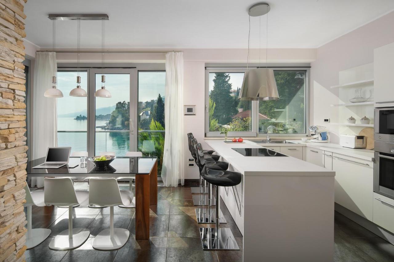 Villa Arentz Residence - Front Sea Apartments Опатия Экстерьер фото